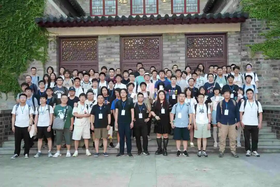 参会人员留影